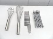 F1999◆調理器具◆泡立器2本・なみなみ包丁・5連伸縮カッターセット